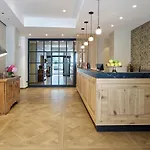 America 4* Trente