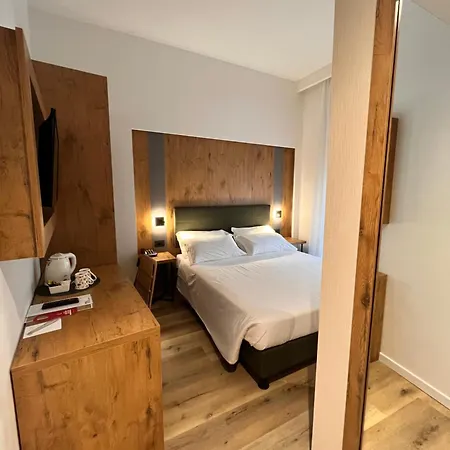 America Hotel 4*