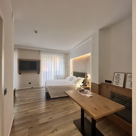 America Отель 4*