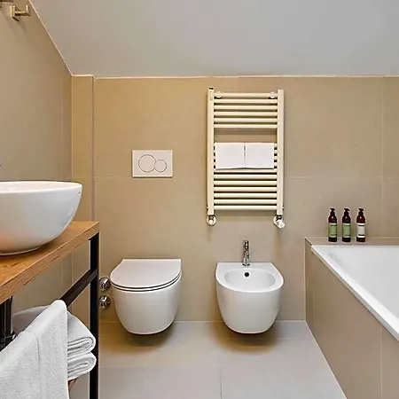 America Hotel 4*