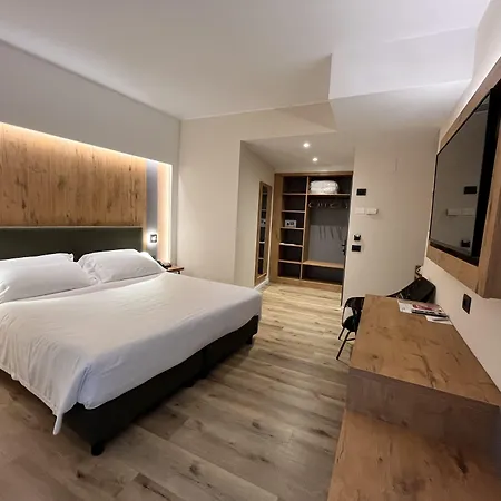 Hotel America