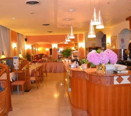 America Hotel 4*